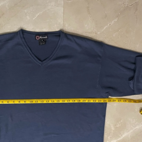 Faconnable 100% Cotton VNeck
Sweater Blue Men Size Large XL
Excellent Condition - Picture 2 of 5